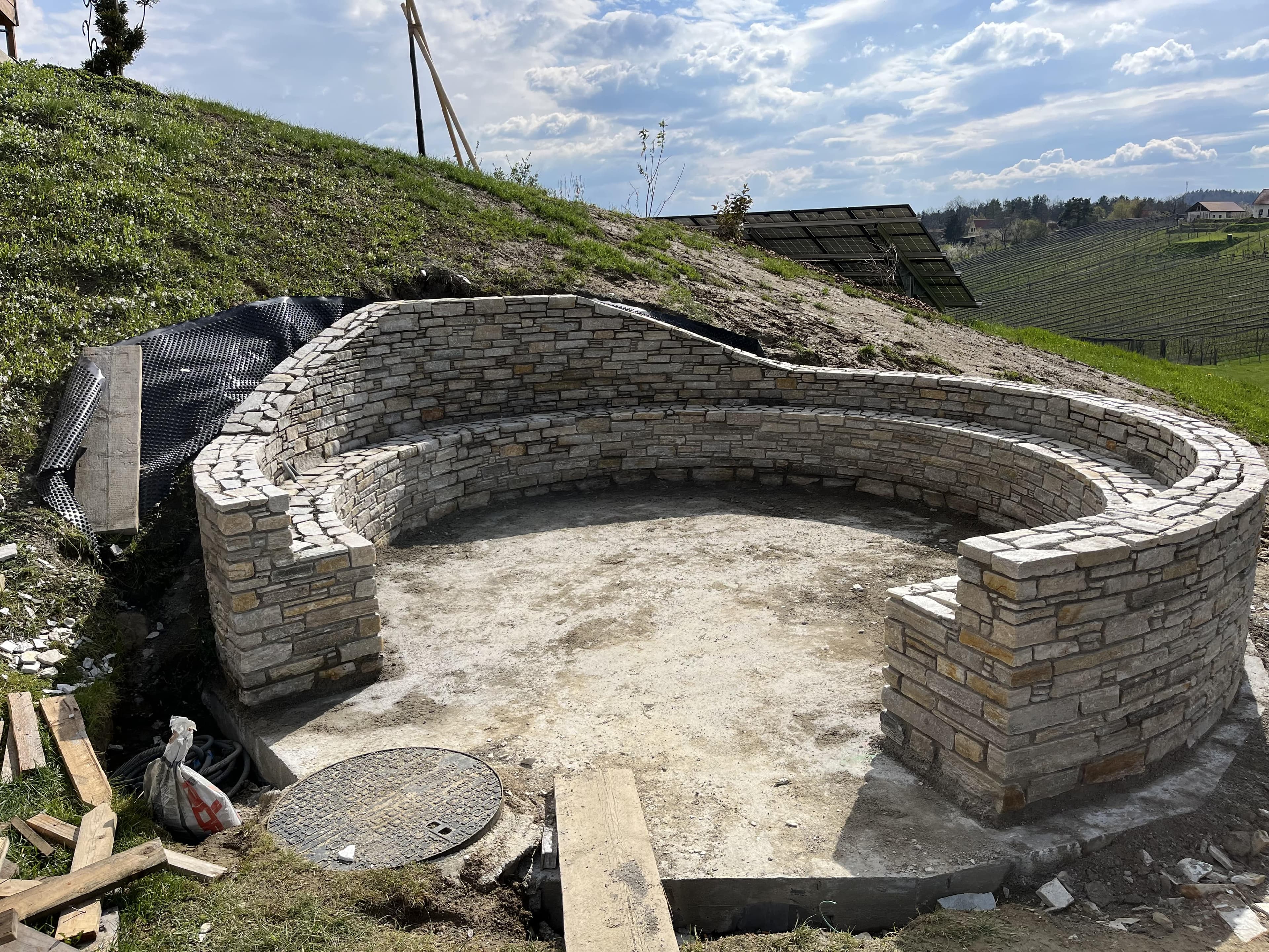 Errichtung einer Natursteinmauer