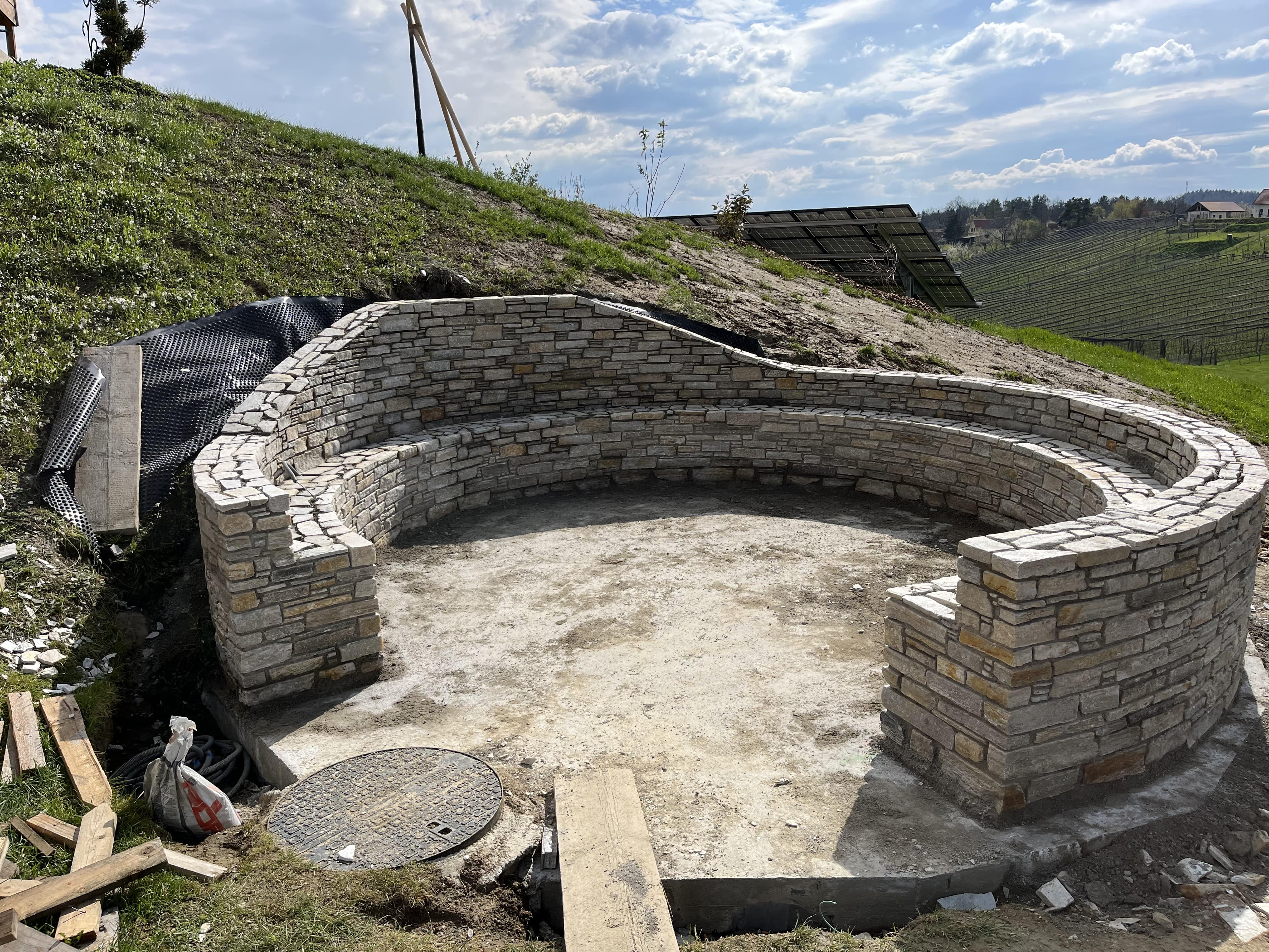 Errichtung einer Natursteinmauer
